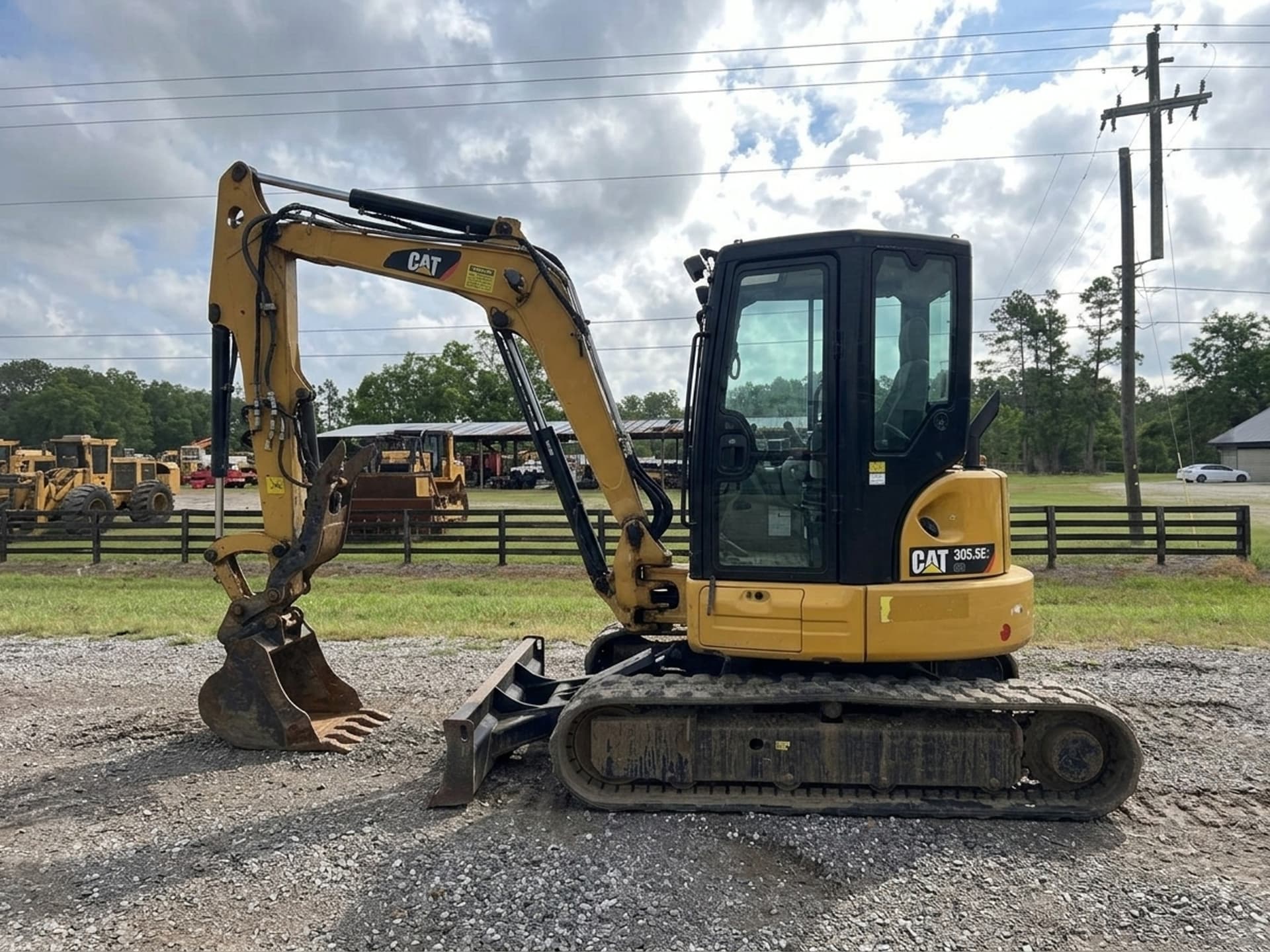2017 CATERPILLAR 305.5E2 CR