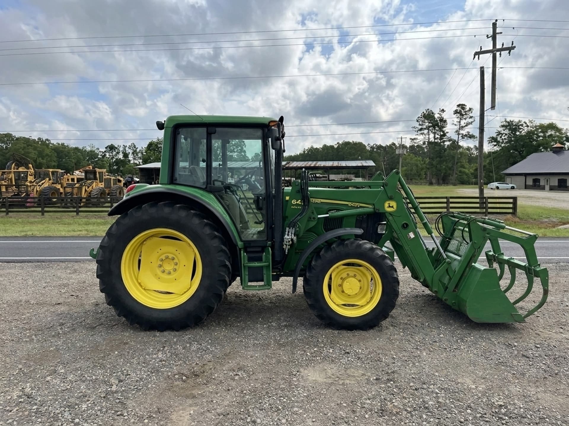 2003 JOHN DEERE 6420 — photo 1